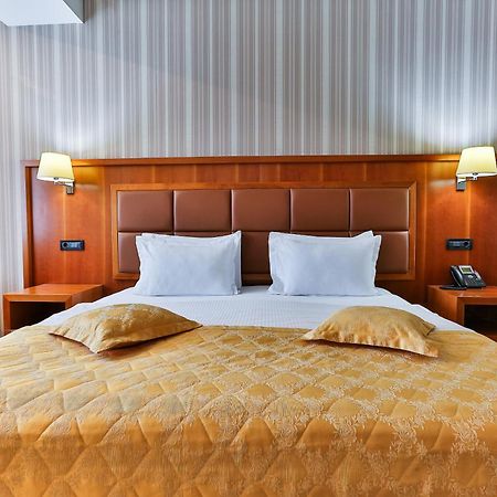 Kings Park Hotel Podgorica Kültér fotó