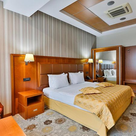 Kings Park Hotel Podgorica Kültér fotó