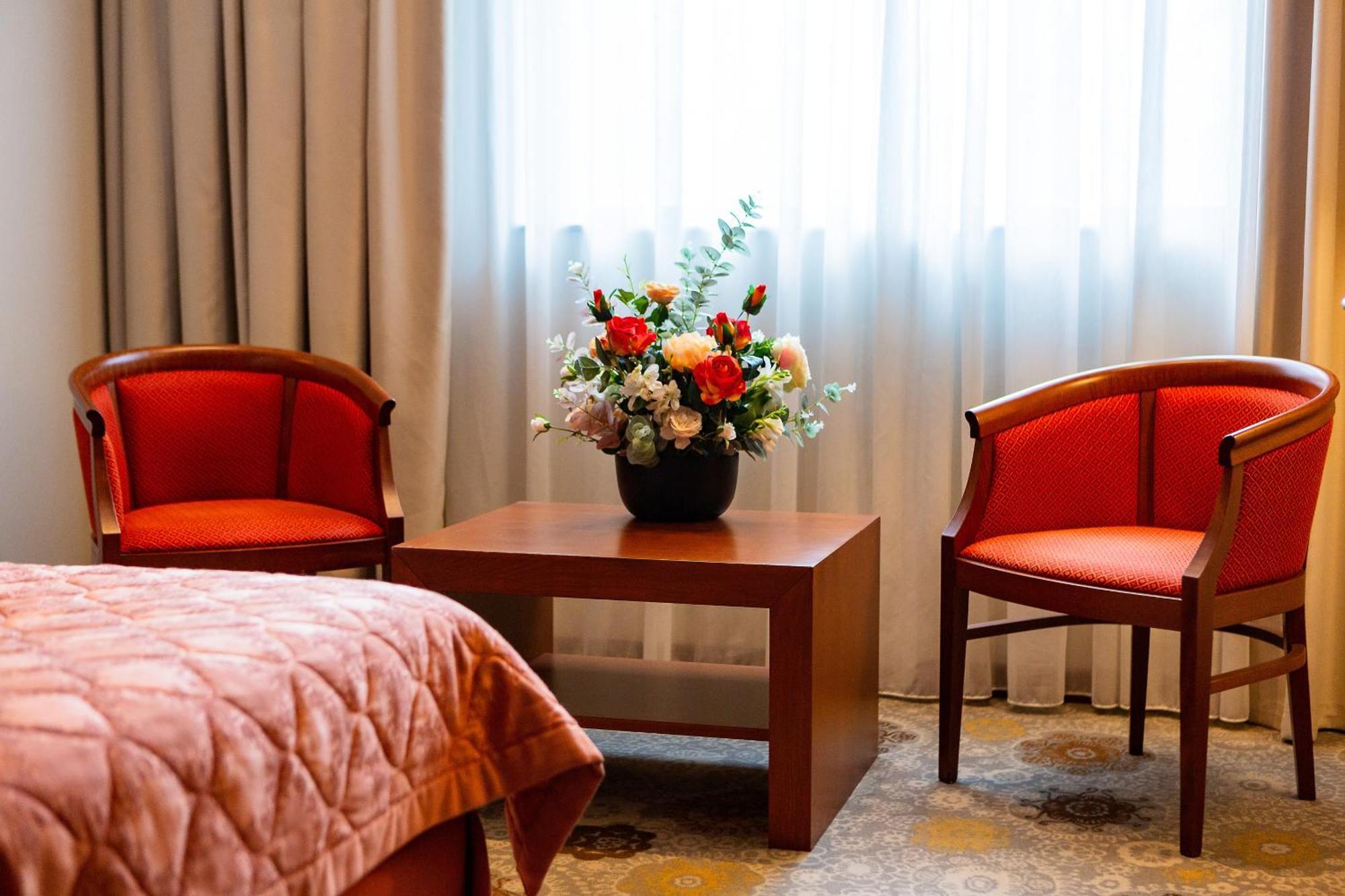 Kings Park Hotel Podgorica Kültér fotó