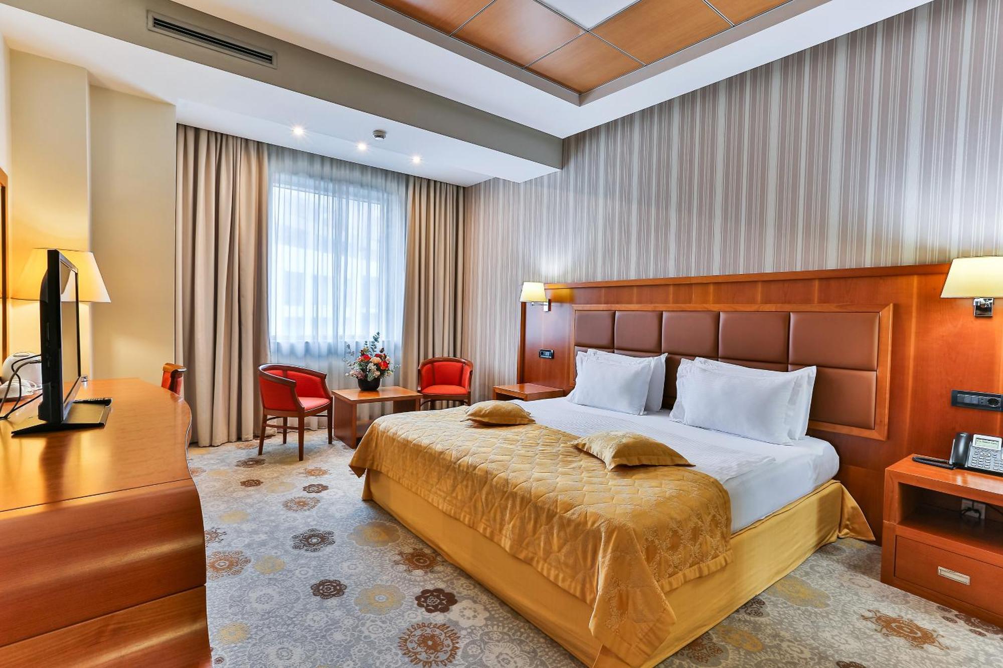 Kings Park Hotel Podgorica Kültér fotó