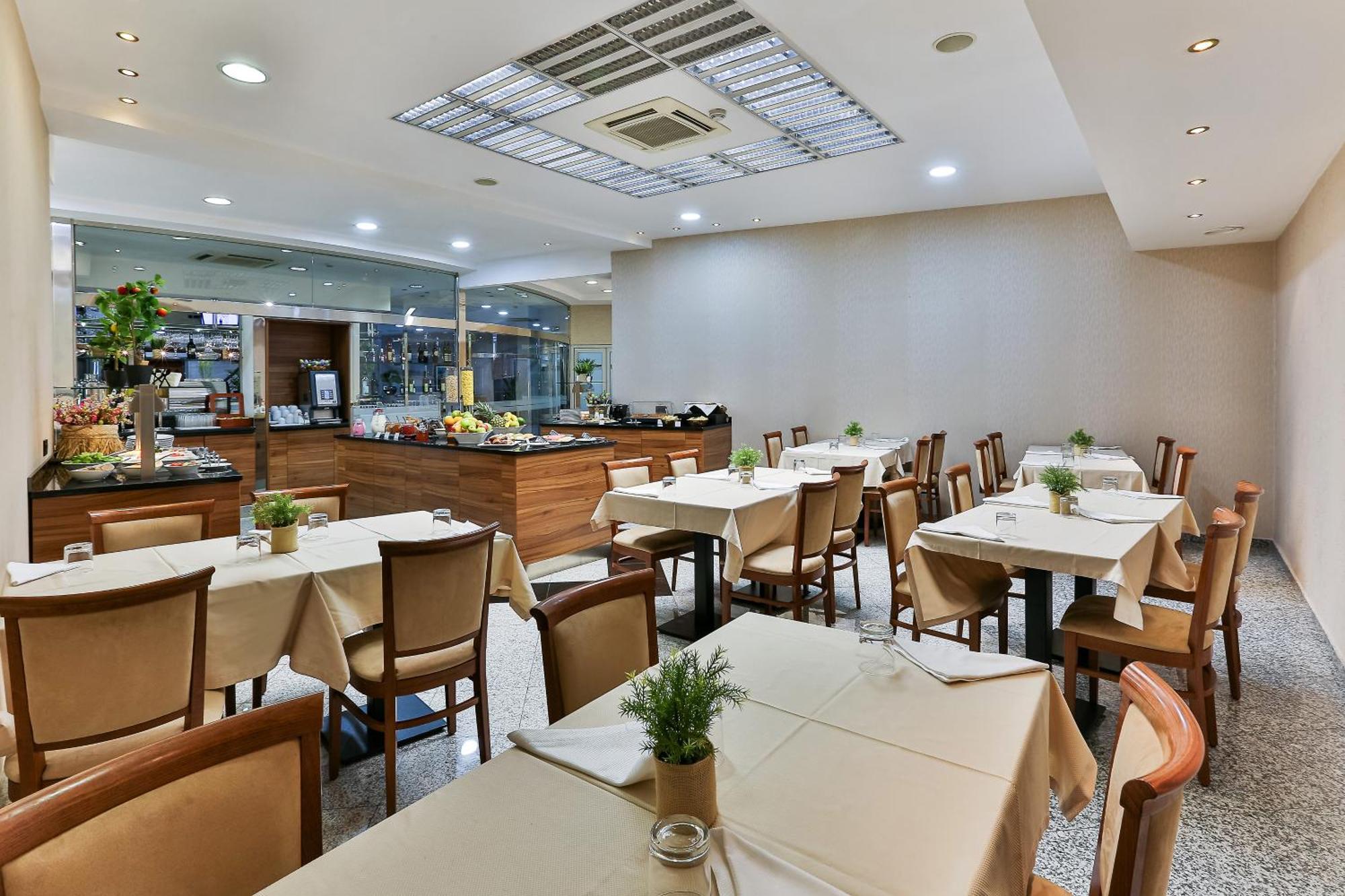 Kings Park Hotel Podgorica Kültér fotó
