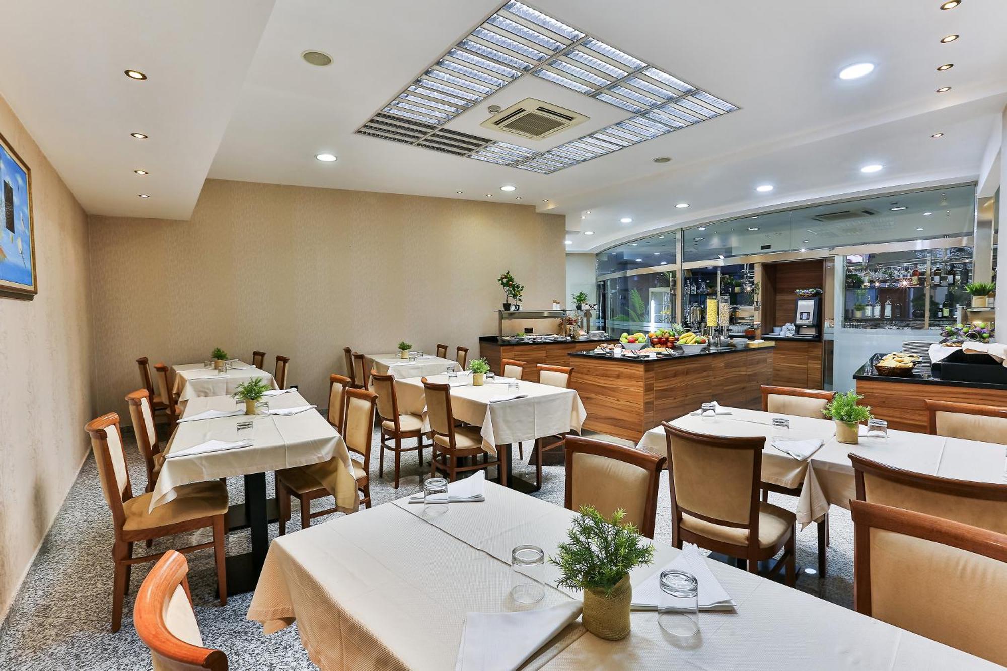 Kings Park Hotel Podgorica Kültér fotó