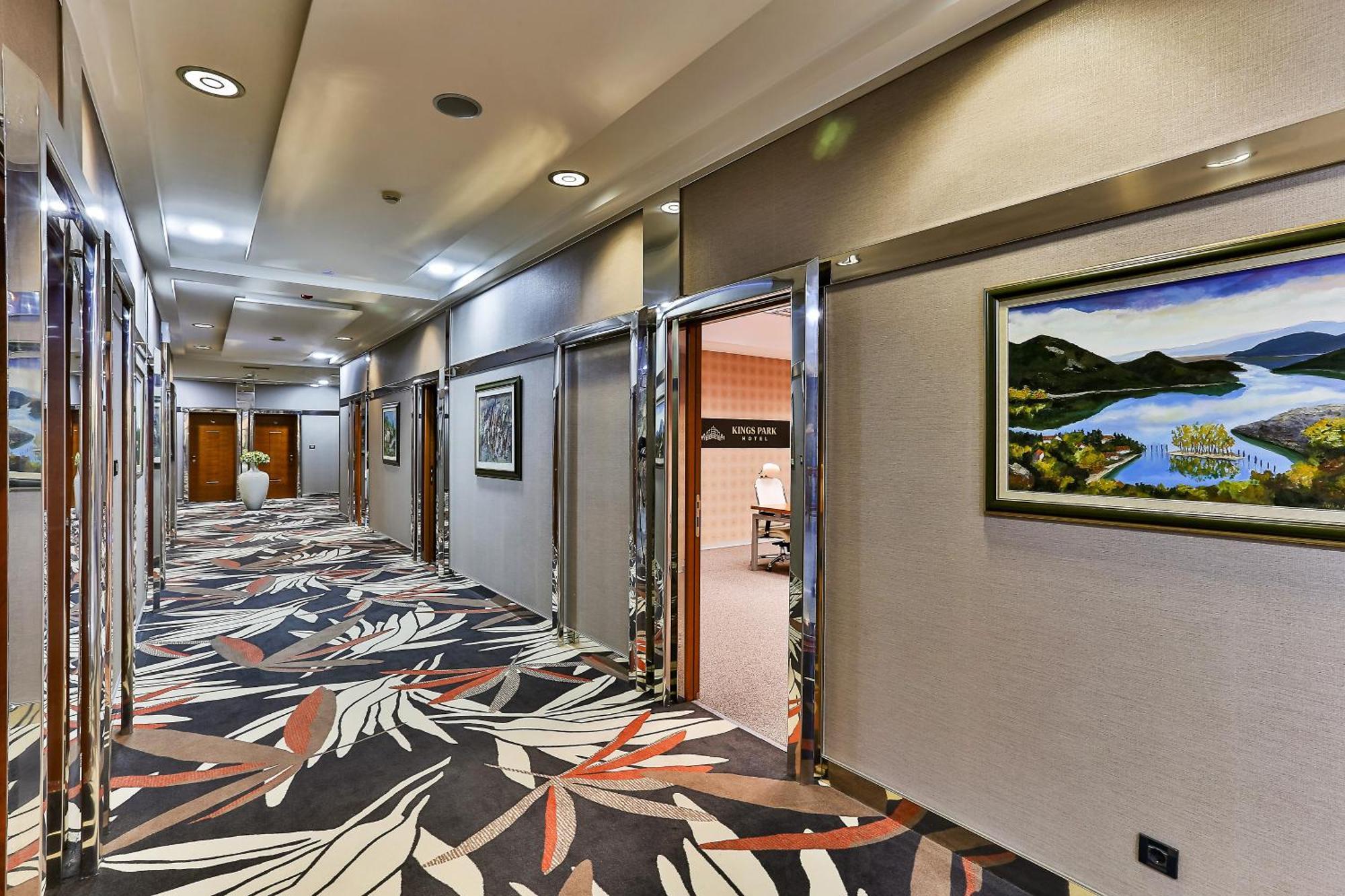 Kings Park Hotel Podgorica Kültér fotó