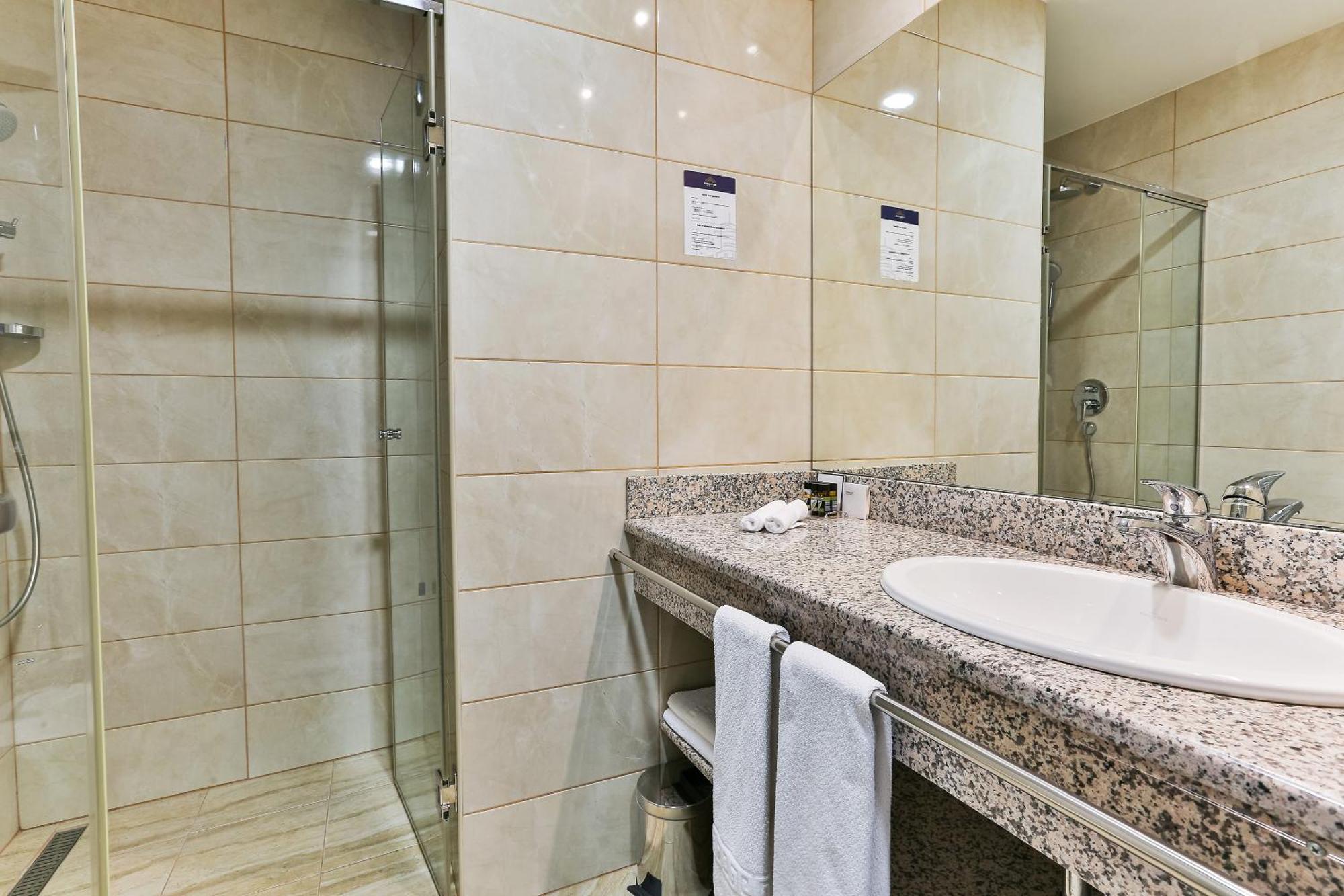 Kings Park Hotel Podgorica Kültér fotó