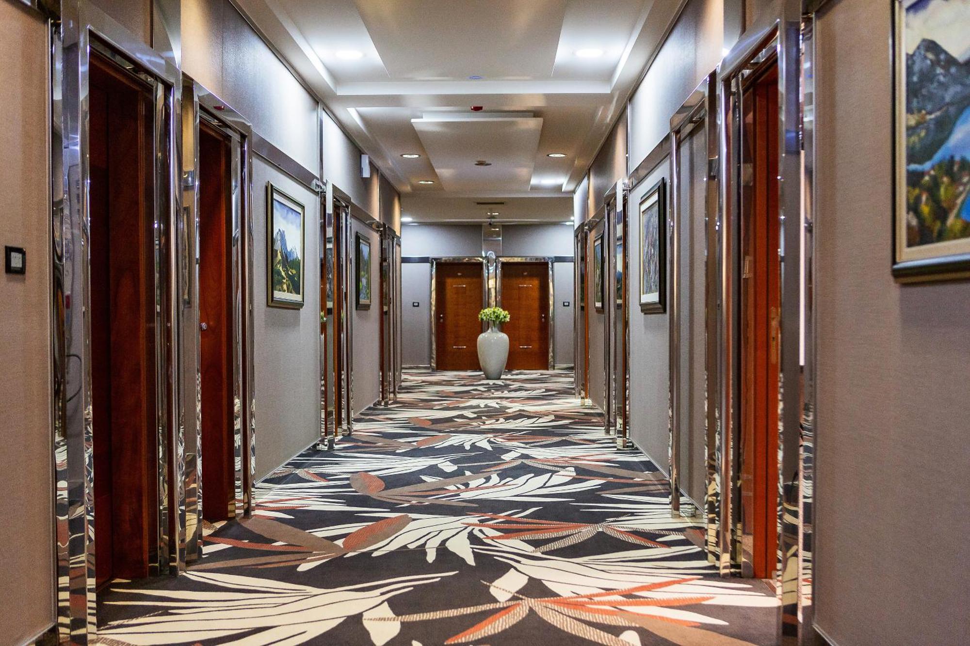 Kings Park Hotel Podgorica Kültér fotó