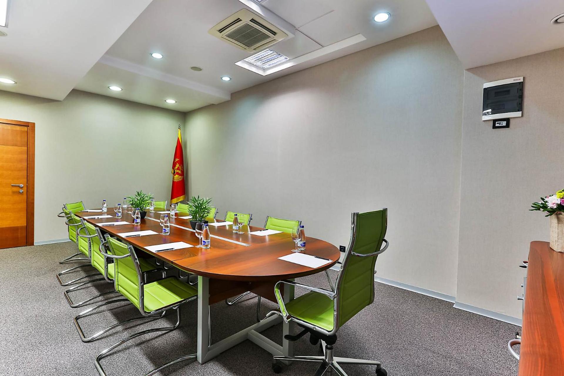 Kings Park Hotel Podgorica Kültér fotó