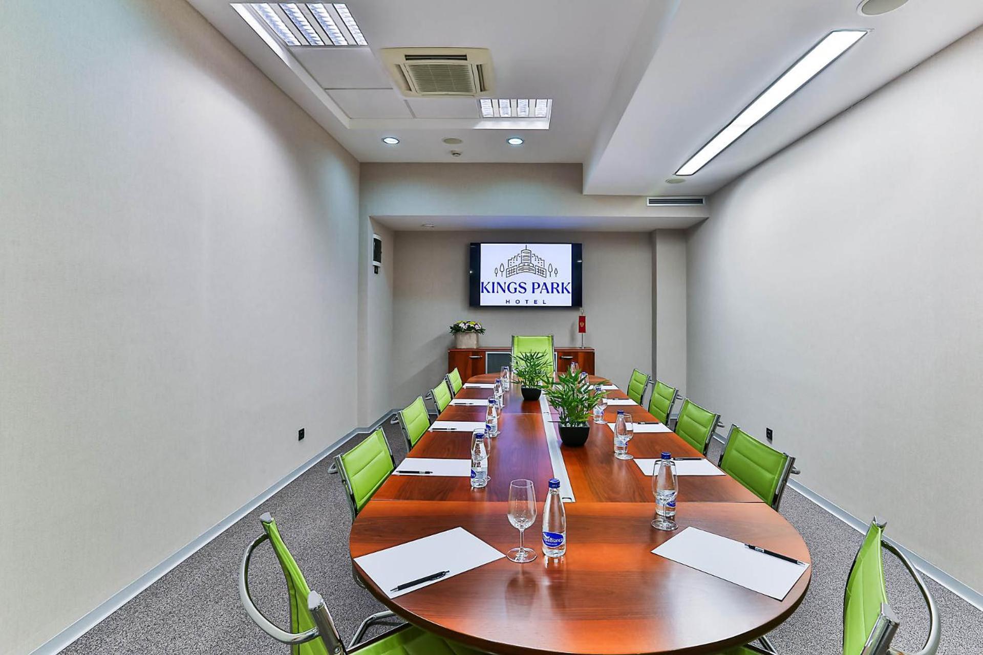 Kings Park Hotel Podgorica Kültér fotó