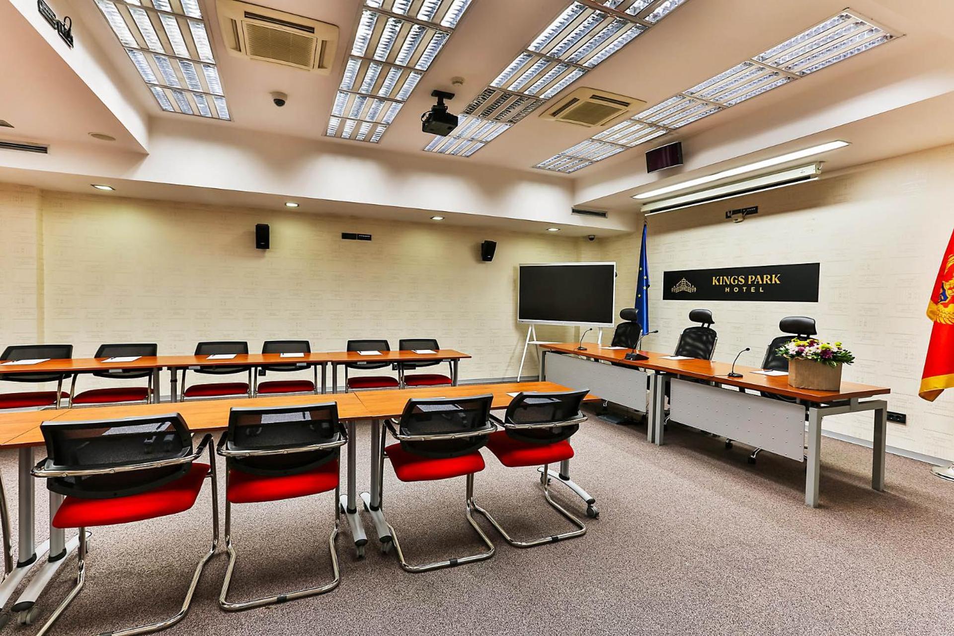 Kings Park Hotel Podgorica Kültér fotó